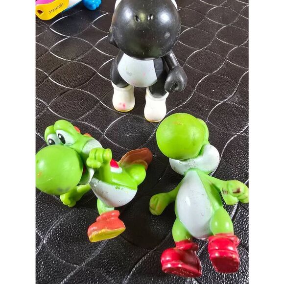 20+ Nintendo Super Mario Figurine Lot #B15 - Picture 9 of 15